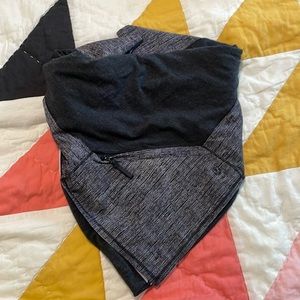 Like new, barely worn women’s Lululemon scarf with zipper pocket